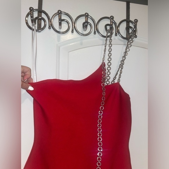 H:ours ALISHA ONE SHOULDER DRESS IN RED Size Medium - Picture 7 of 15
